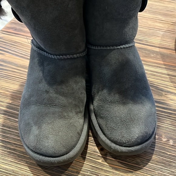 Ugg Bailey button gray size 7 - Picture 8 of 10